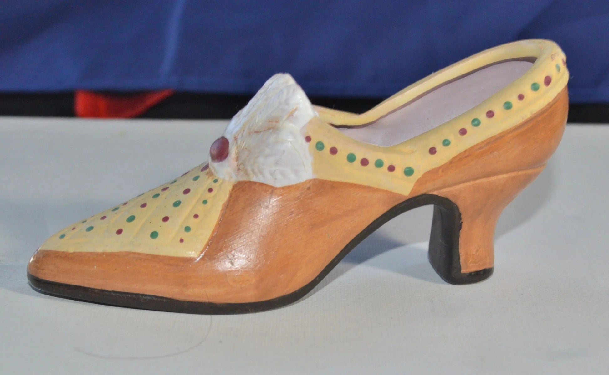 A PAIR OF ORNAMENTAL SHOES GOOD CONDITION Shop Now - TMD167207