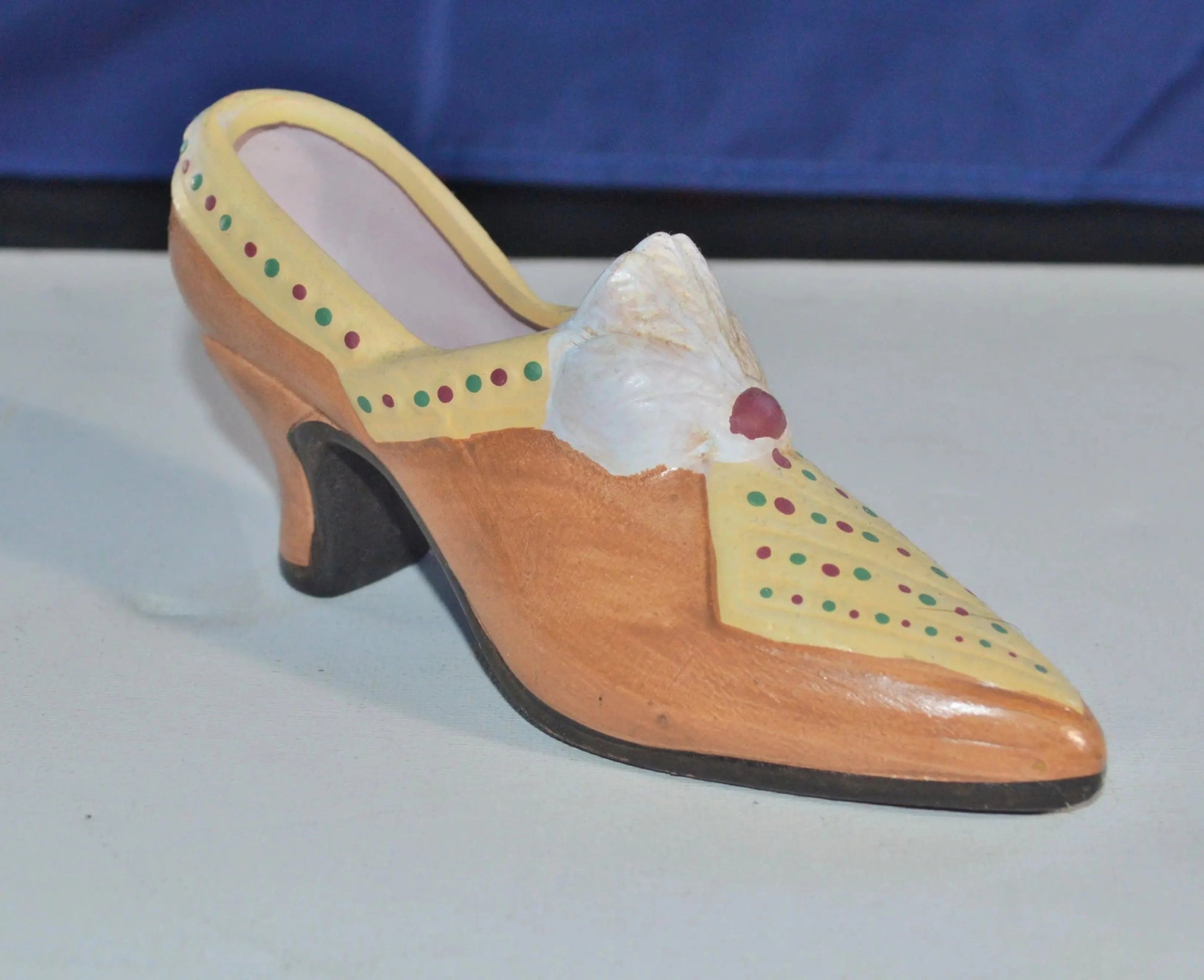 A PAIR OF ORNAMENTAL SHOES GOOD CONDITION Shop Now - TMD167207