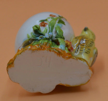 BIRD FIGURINE BIRD WITH AN EGG - TMD167207