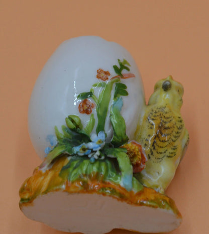 BIRD FIGURINE BIRD WITH AN EGG - TMD167207