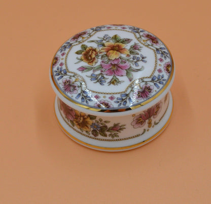 BONE CHINA STAFFORDSHIRE TRINKET POT WHITE WITH FLORAL DESIGN - TMD167207