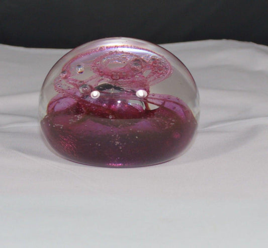 CAITHNESS PAPER WEIGHT RED WITH BUBBLES(PREVIOUSLY OWNED) GOOD CONDITION - TMD167207