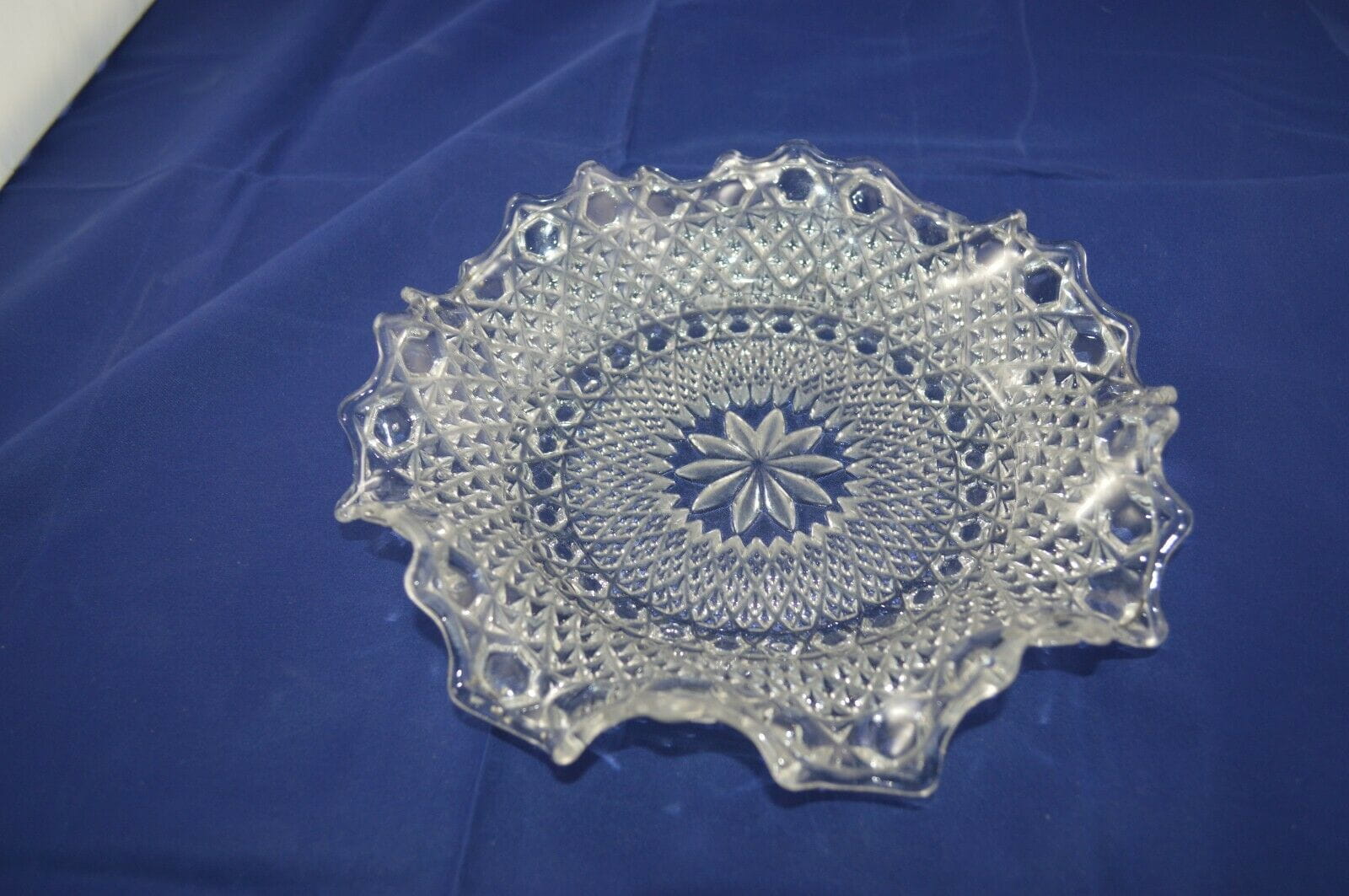 CUT GLASS DISH(PREVIOUSLY OWNED) GOOD CONDITION - TMD167207