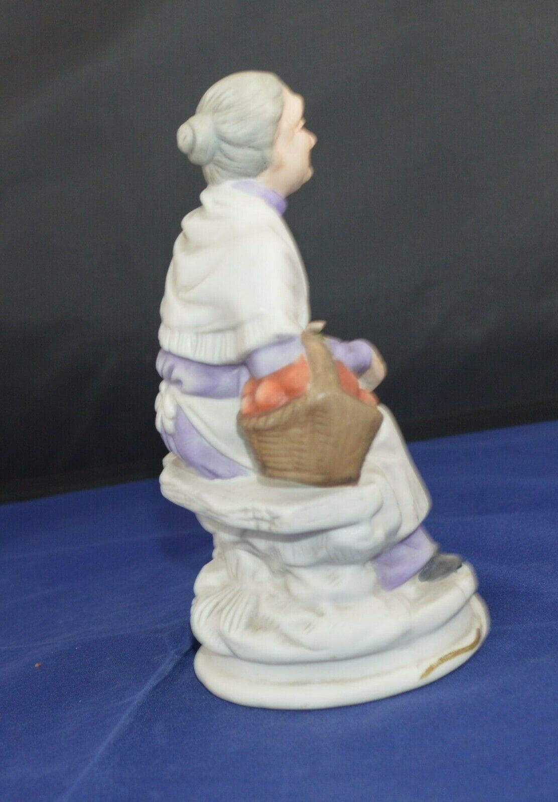 DECORATIVE FIGURINES MAN SITTING READING & A LADY IN A LILAC DRESS(PREVIOUSLY OWNED) GOOD CONDITION - TMD167207