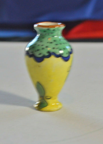 MINIATURE VASE AND MINIATURE CHAMBER POT(PREVIOUSLY OWNED) GOOD CONDITION - TMD167207