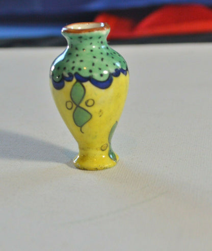 MINIATURE VASE AND MINIATURE CHAMBER POT(PREVIOUSLY OWNED) GOOD CONDITION - TMD167207