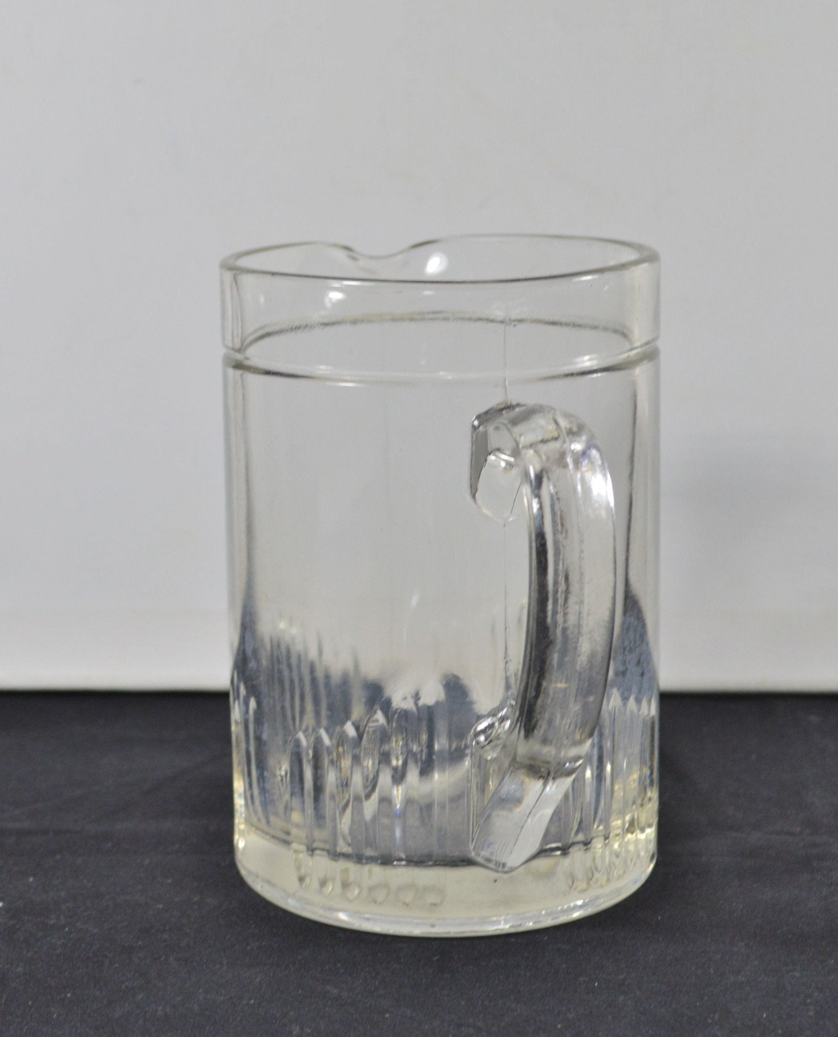 TABLEWARE GLASS JUG(PREVIOUSLY OWNED)FAIRLY GOOD CONDITION - TMD167207